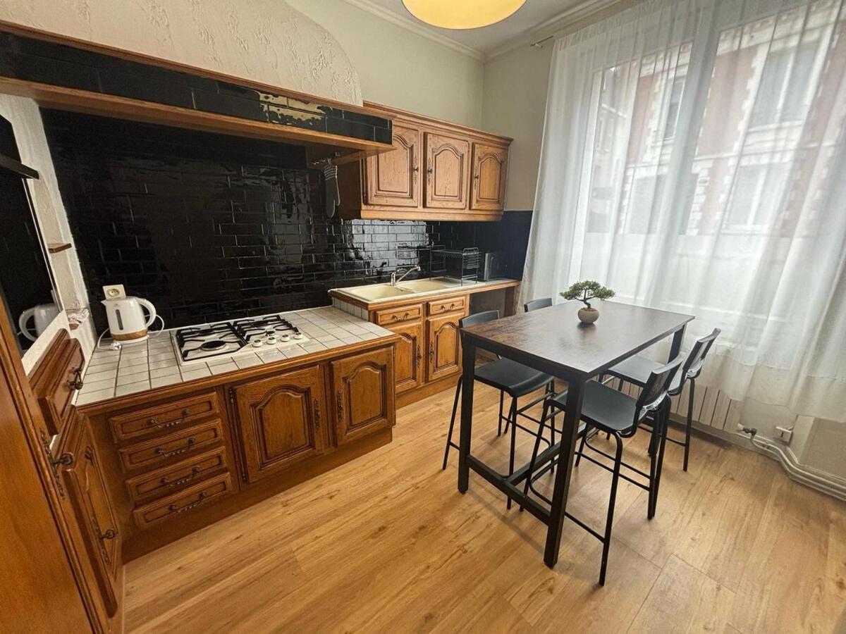 Grand T3 90m2 Haussmanien Avec En Centre Et Parking Inclus